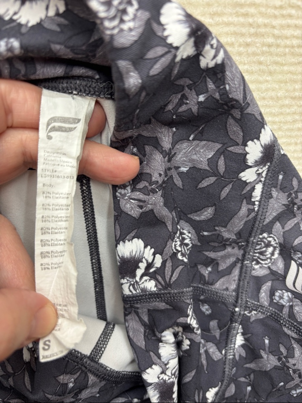 Fabletics | small Floral Black Leggings - Comfortable Everyday Bottoms - Picture 6 of 6